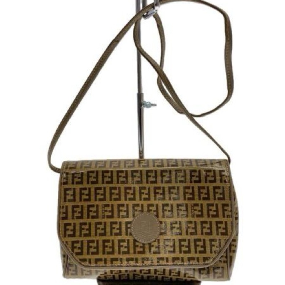 FENDİ - Picture 2 of 6